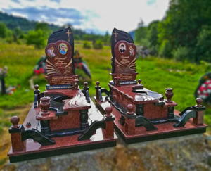 Виготовлення одинарних надмогильних памятників з граніту. Львів. Виготовлення одинарних надмогильних памятників з граніту - Львів.